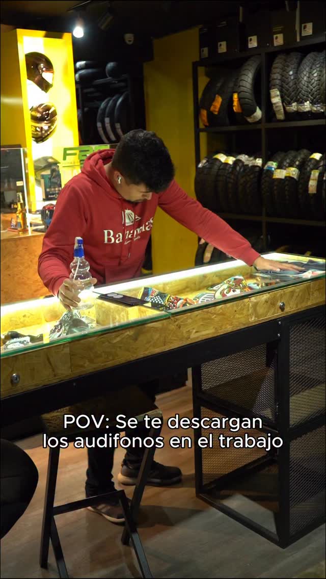 Aquí en Ultra tenemos buen gusto musical. 😏

Además de una gama amplia de intercomunicadores y accesorios moteros para que se equipen como se debe. 🤓☝🏼

Los esperamos de Lunes a Domingo! ✌🏼

#humor #dancehall #viral #moto #intercom