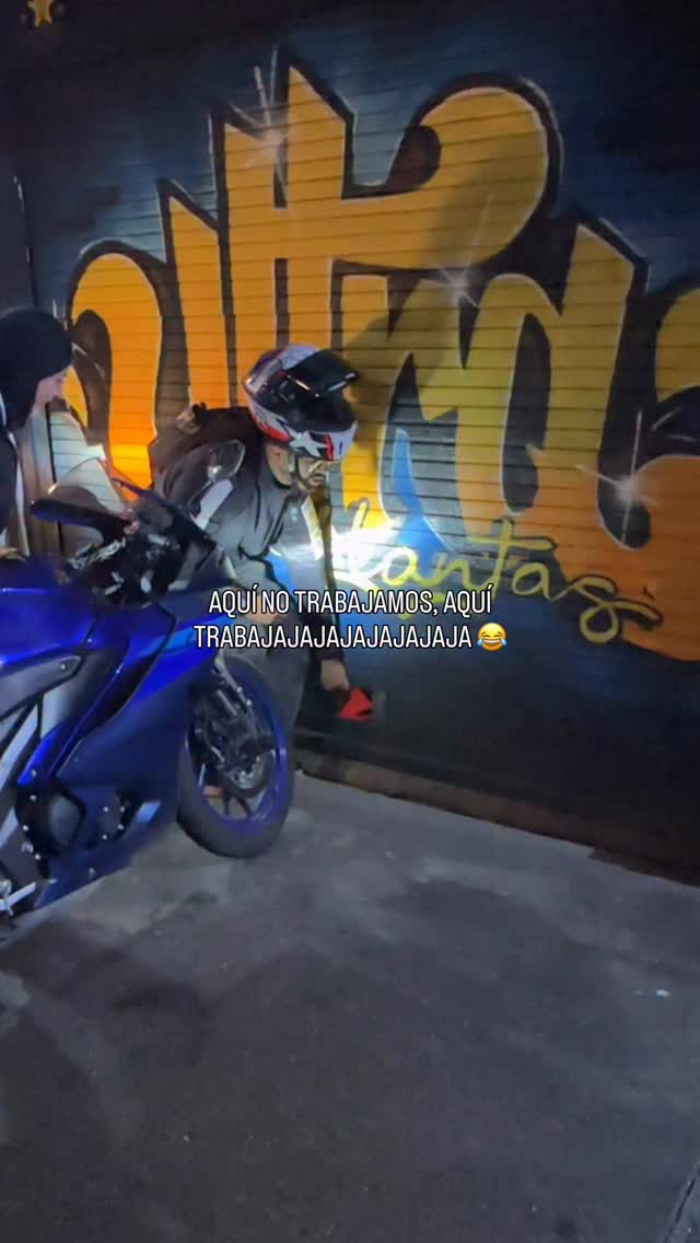 Les juro que contamos con excelente ambiente laboral. 😂

Y a veces estamos medio locos. 🥵

Los esperamos esta semana! 💛

#reel #moto #bike #humor #trend